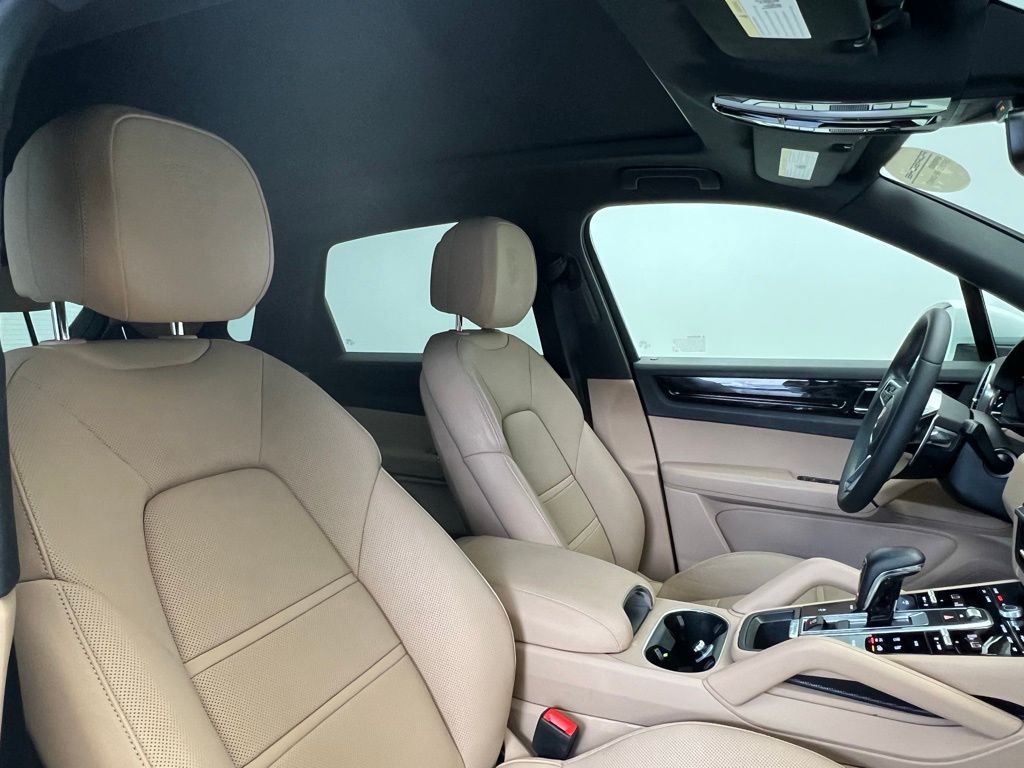 Thumbnail: 2023 Porsche Cayenne - 18