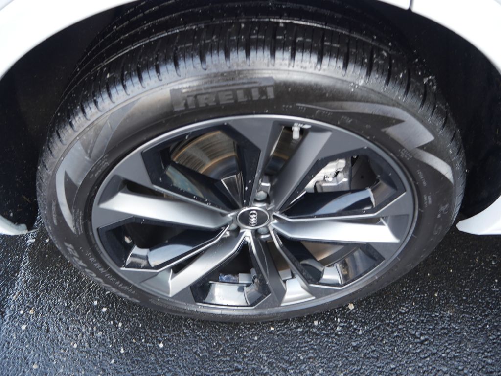 Thumbnail: 2025 Audi Q7 - 13