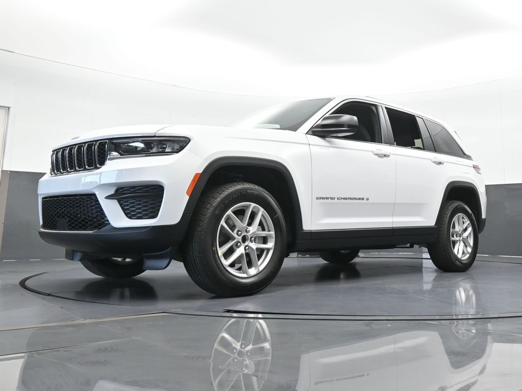 New 2026 Bright White Clearcoat Jeep Laredo X image 55