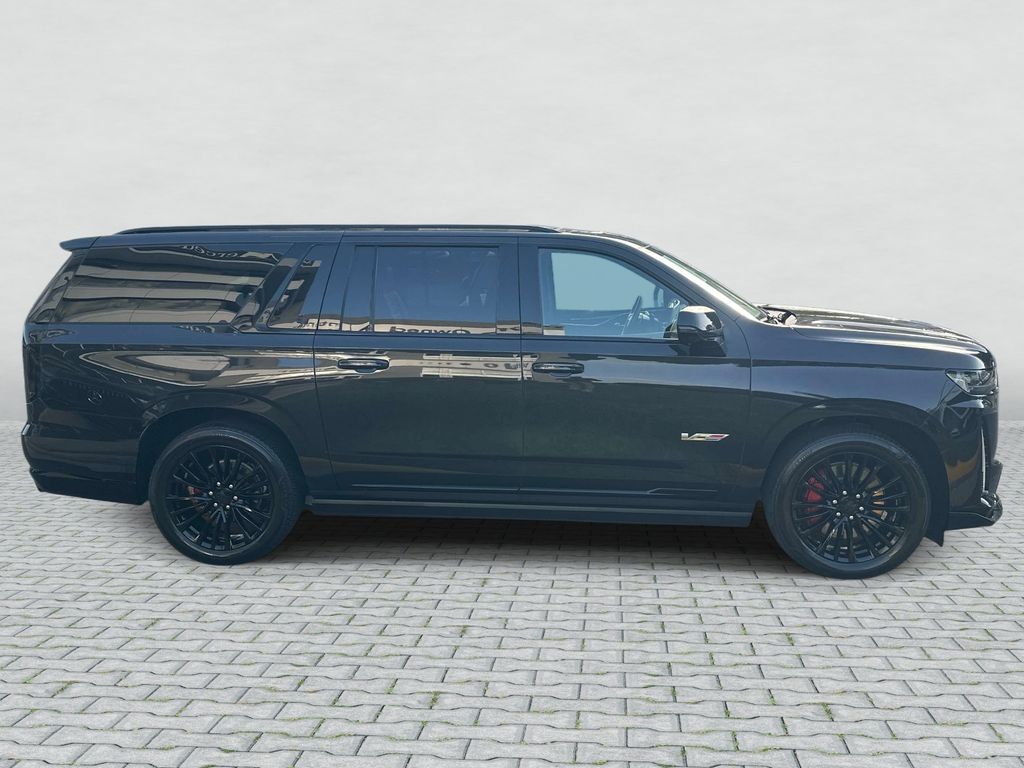 Thumbnail: 2024 Cadillac Escalade - 4