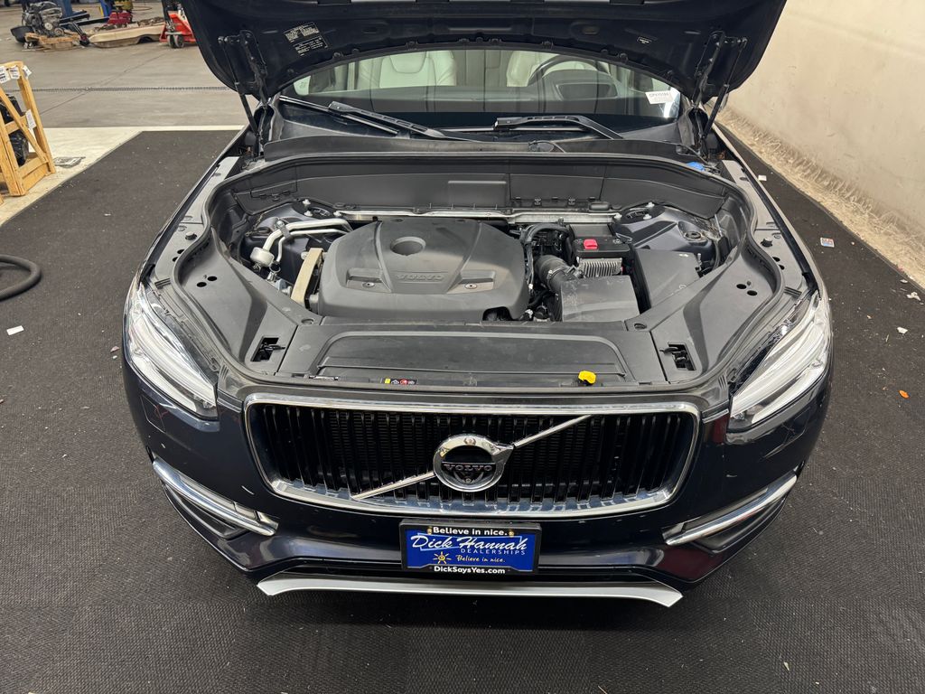 2019 Volvo XC90 T5 Momentum