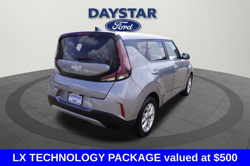 View vehicle photo 3