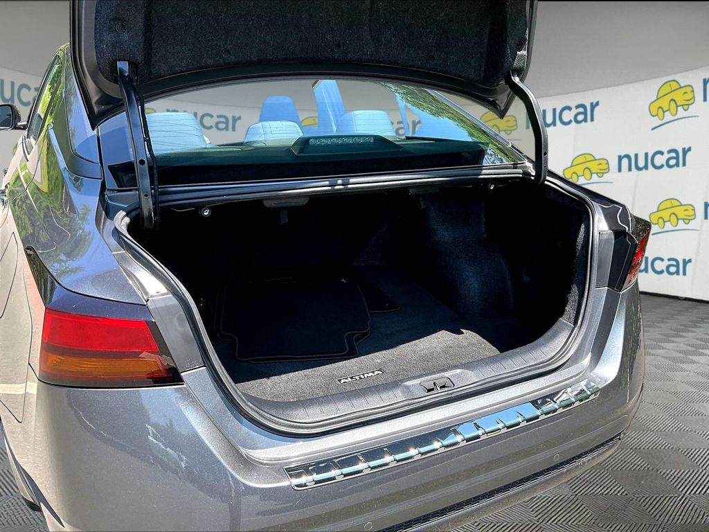 2023 Nissan Altima — photo 23