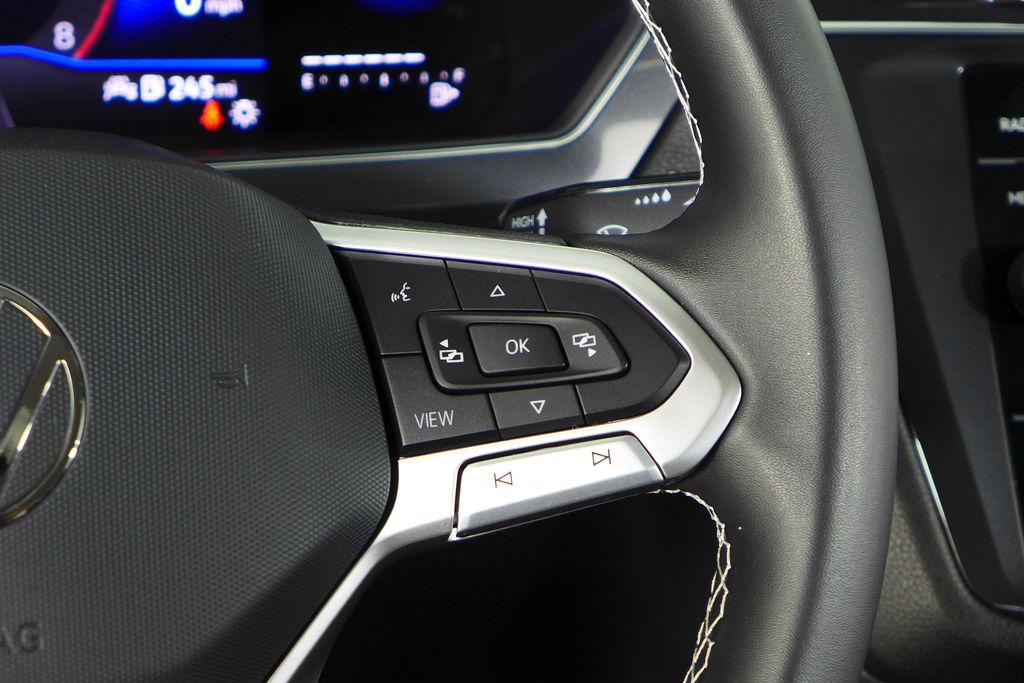 Thumbnail: 2023 Volkswagen Tiguan - 28