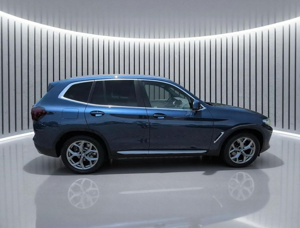 Used 2023 Blue BMW xDrive30i image 4