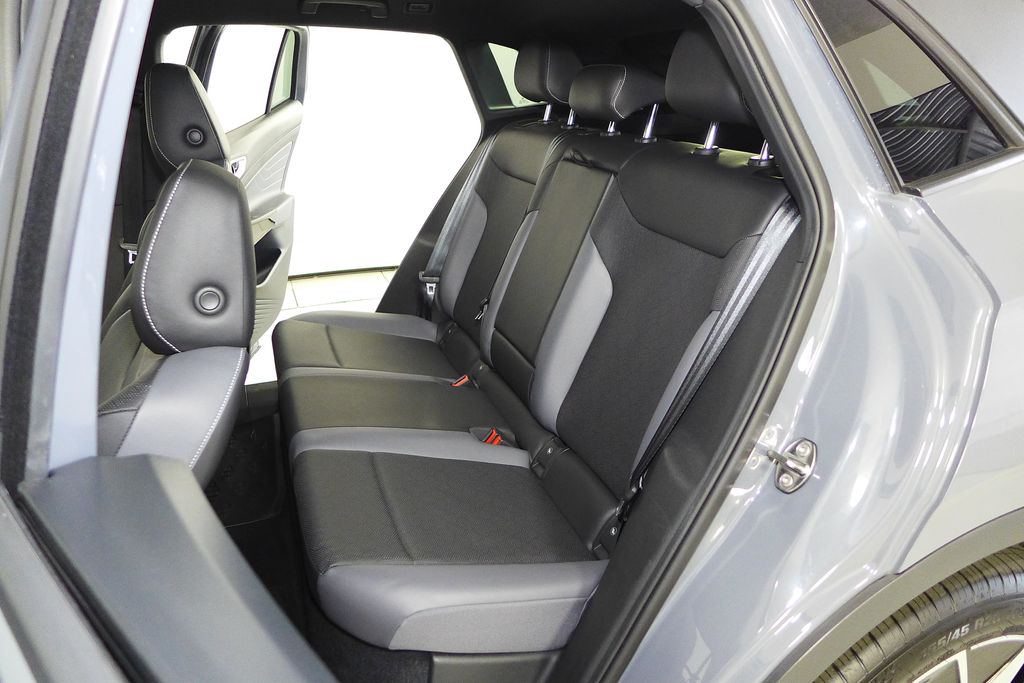 Thumbnail: 2023 Volkswagen ID.4 - 21