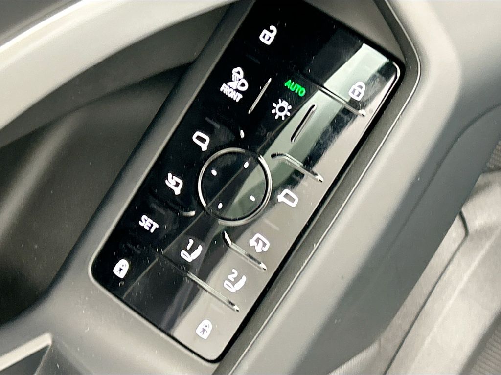 Thumbnail: 2025 Audi Q5 - 22