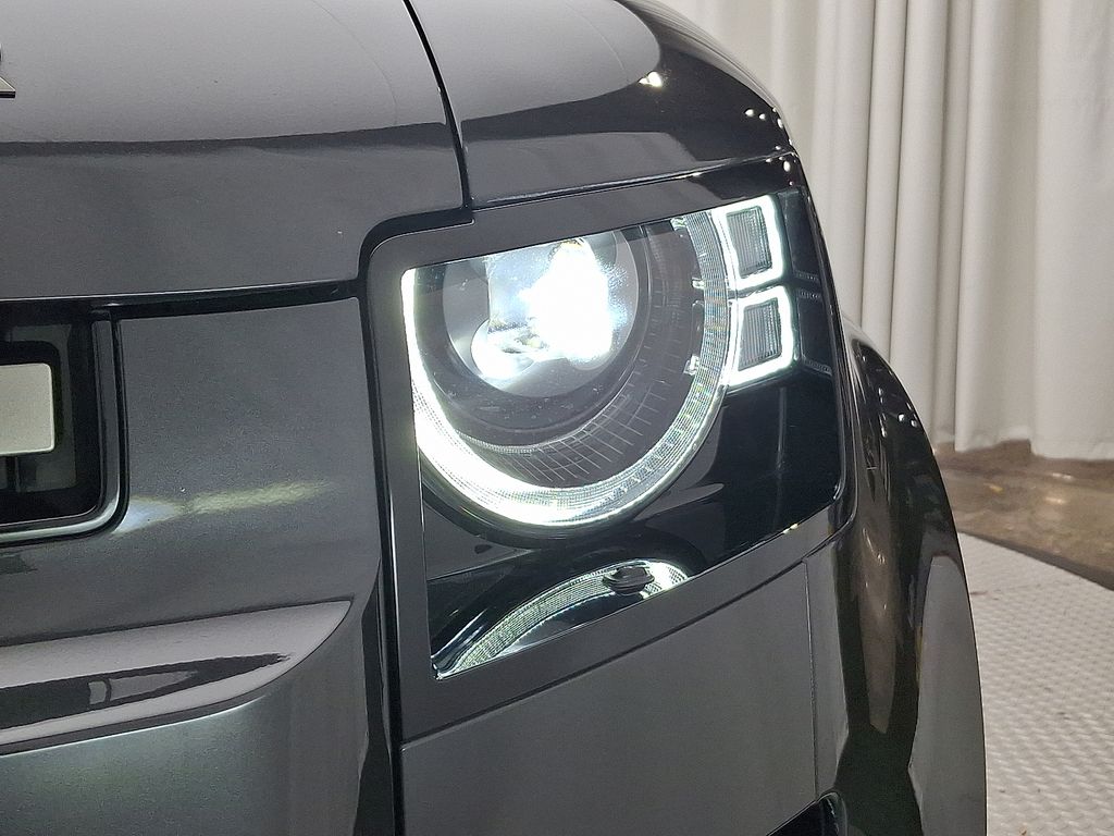 Thumbnail: 2023 Land Rover Defender - 9