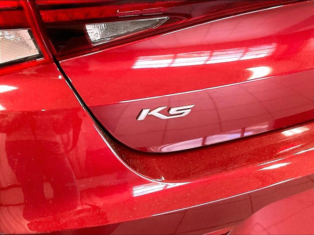 2022 Kia K5 — photo 27