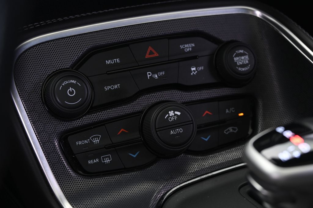 Thumbnail: 2018 Dodge Challenger - 28