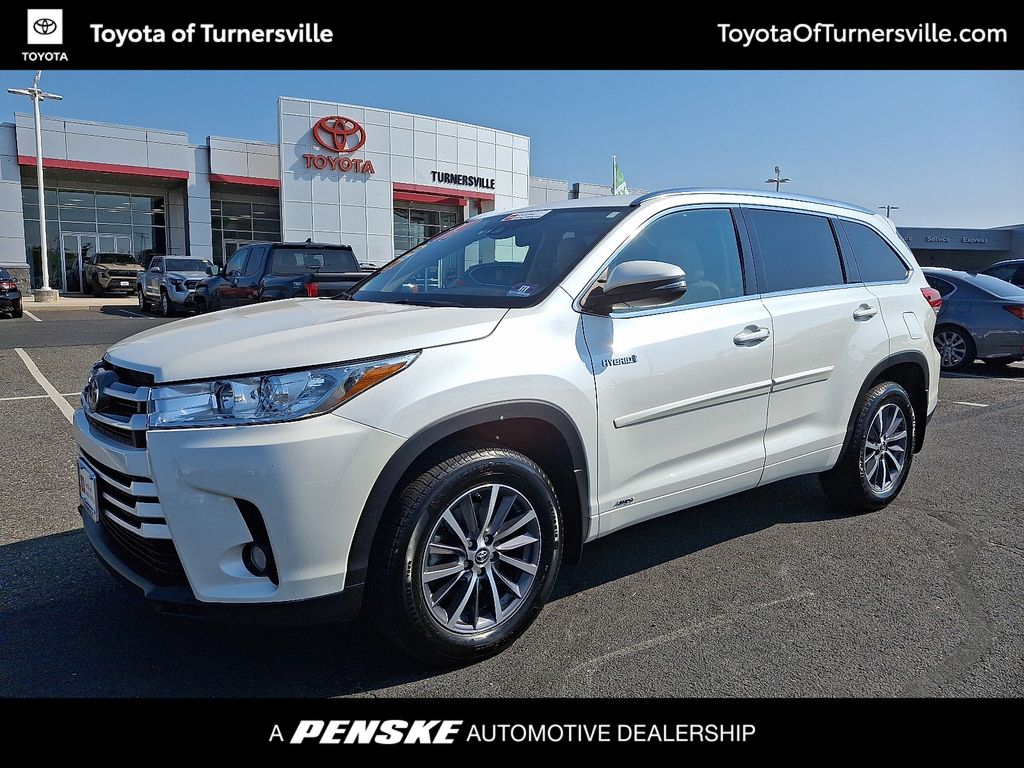 Thumbnail: 2017 Toyota Highlander - 1