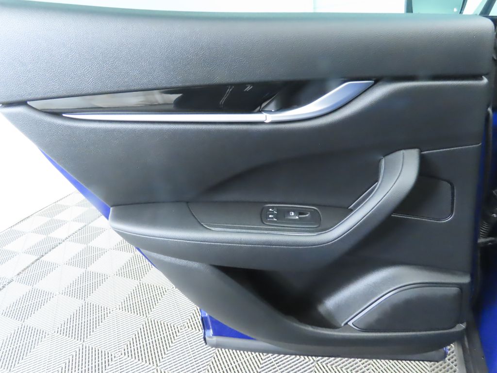 Thumbnail: 2021 Maserati Levante - 27