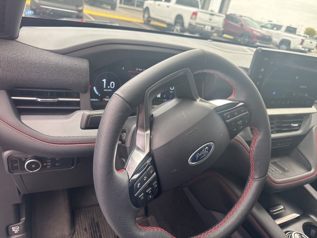 2025 Ford Explorer ST-Line 18