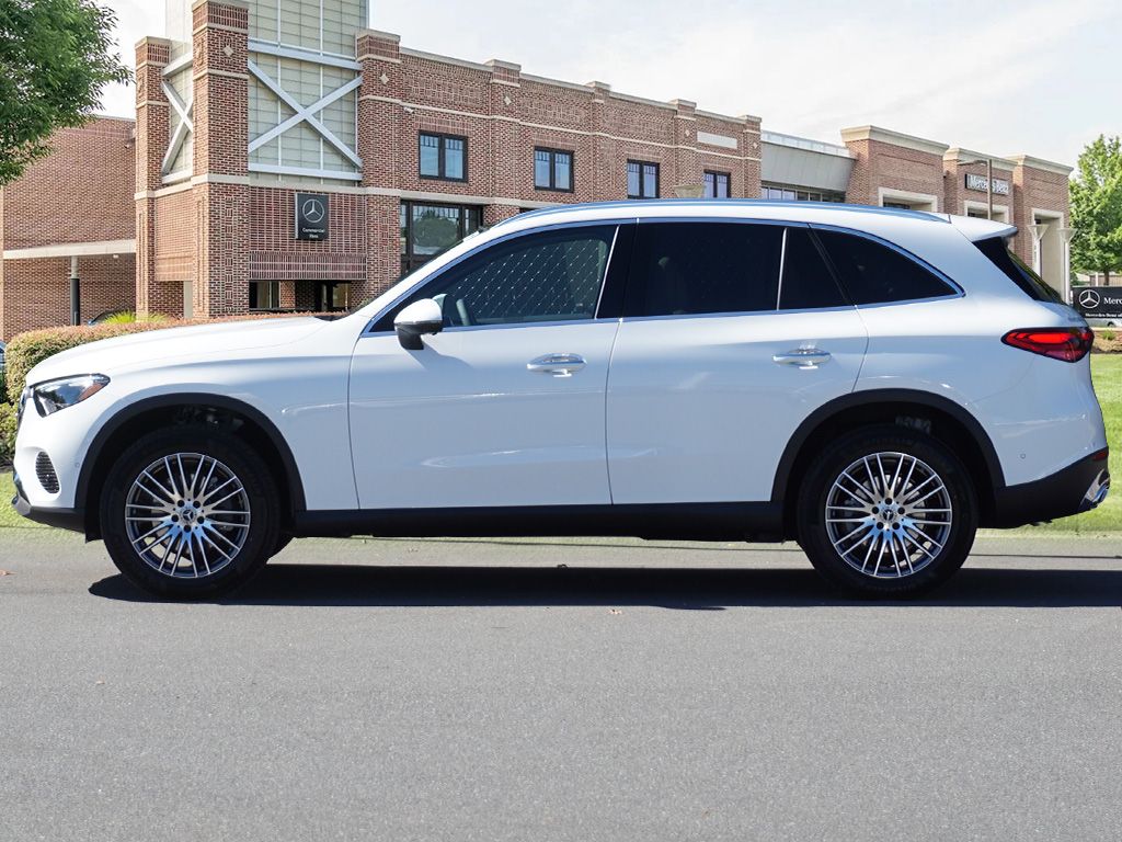 Thumbnail: 2026 Mercedes-Benz GLC - 8