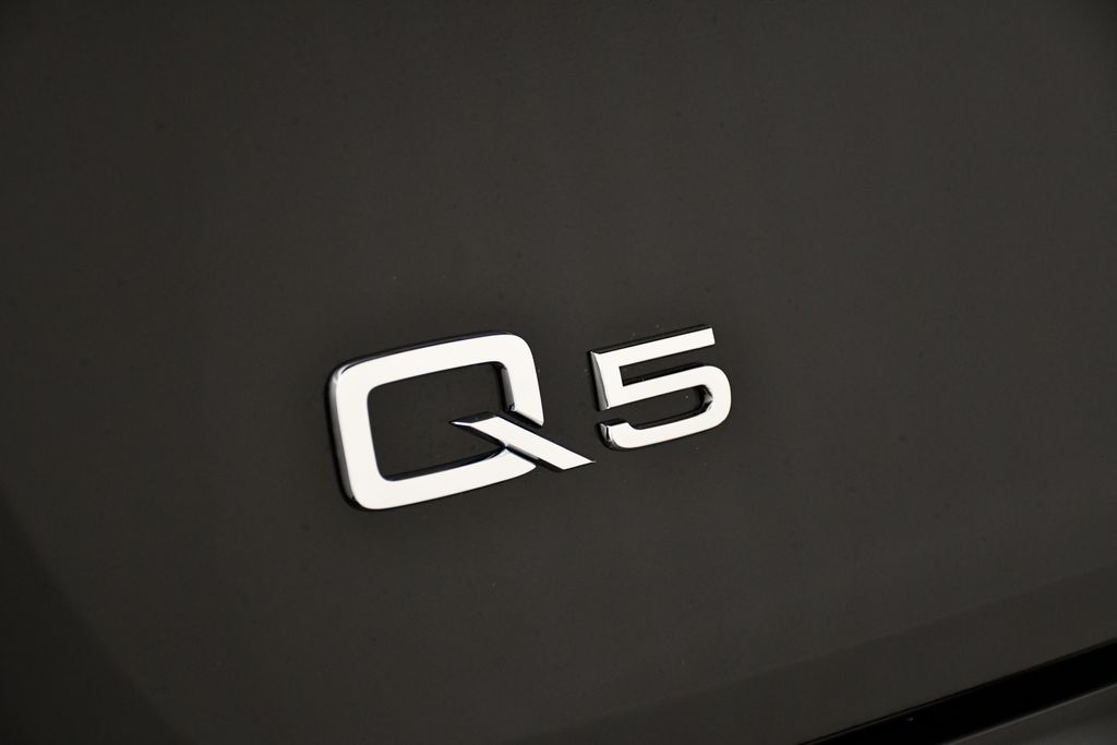 Thumbnail: 2025 Audi Q5 - 9