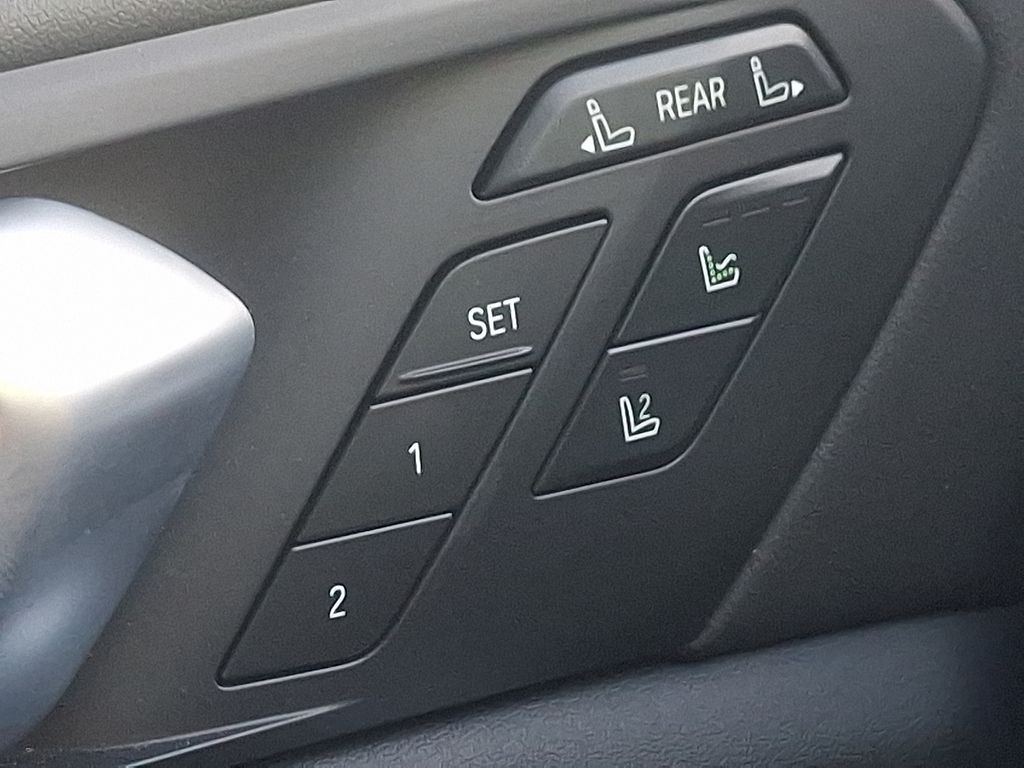 2023 BMW X7 xDrive40i 23