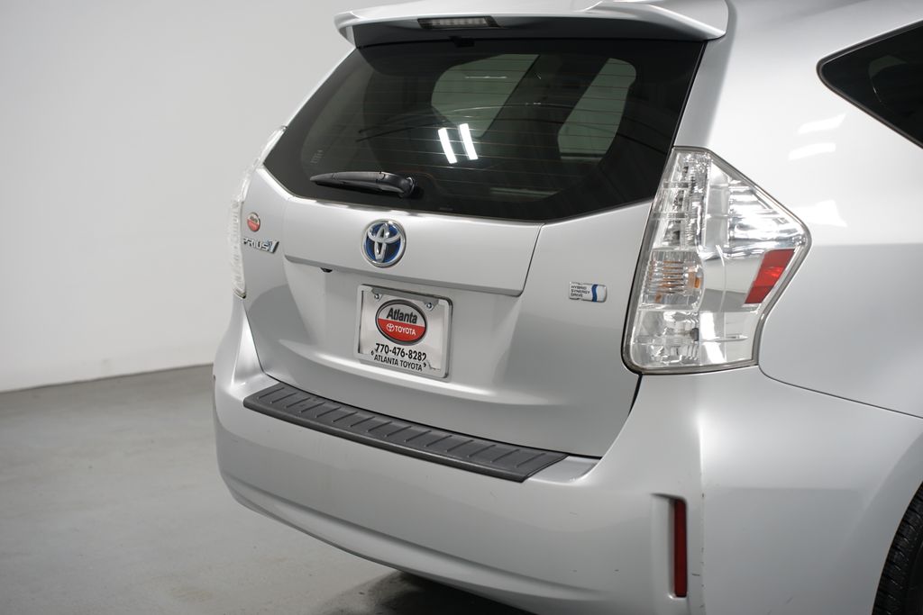 Thumbnail: 2012 Toyota Prius v - 9