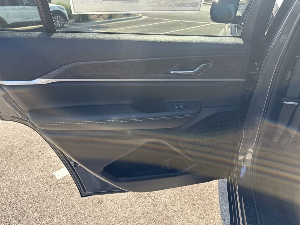 New Car 2025 Jeep Grand Cherokee L  Limited For Sale Under $50,000 In Austin, Texas