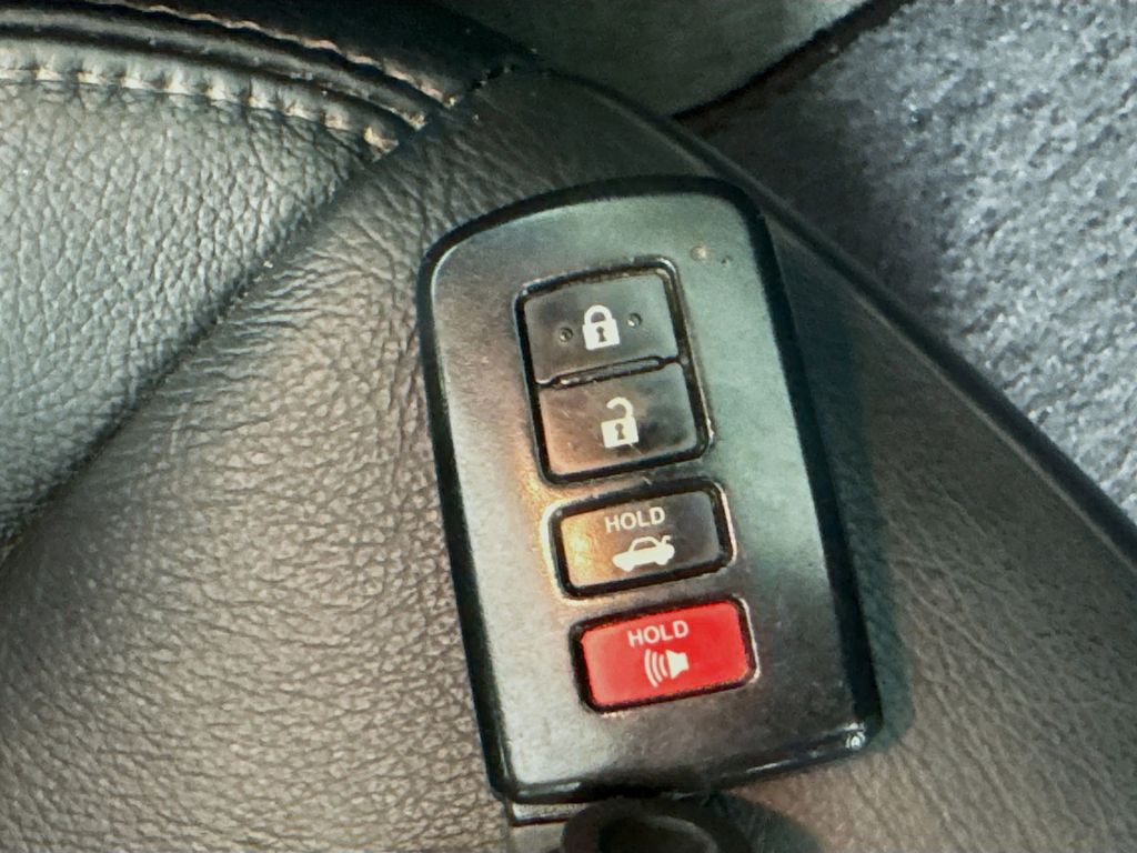 Used Car 2015 Toyota Avalon  Xle Touring For Sale Under $12,000 In Austin, Texas