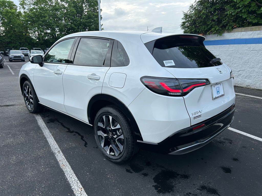 Thumbnail: 2027 Honda HR-V - 3