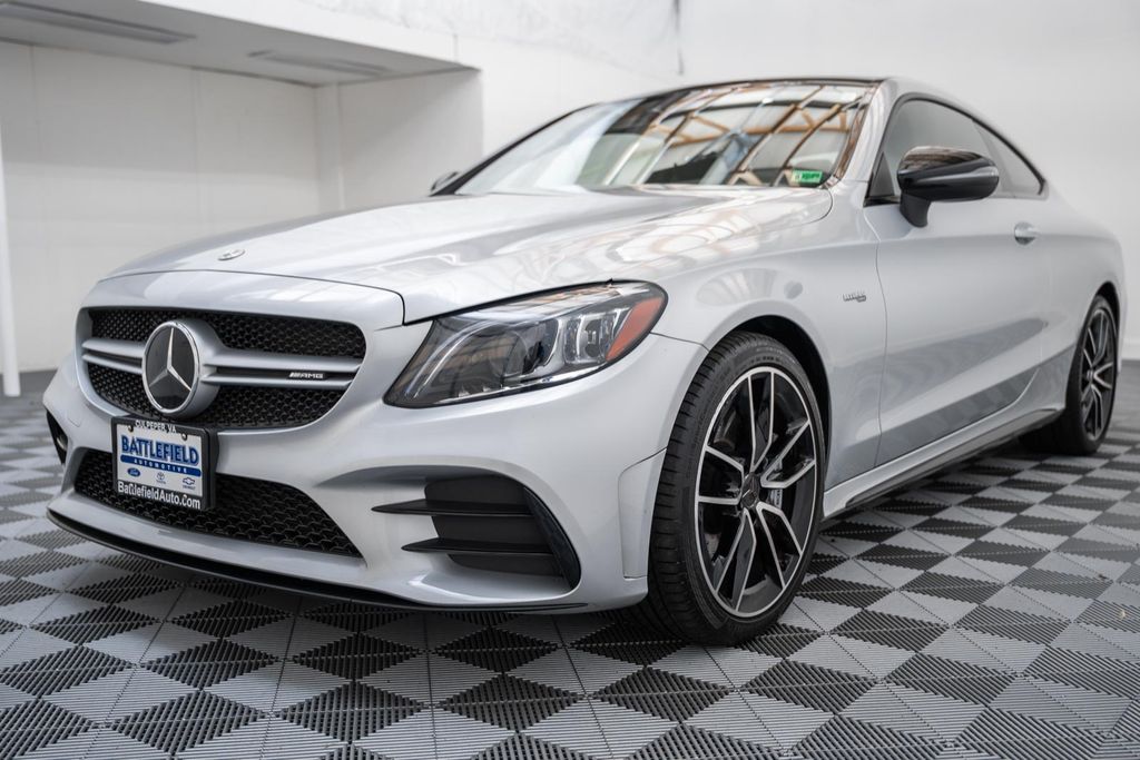 Mercedes-BenzC-Class3