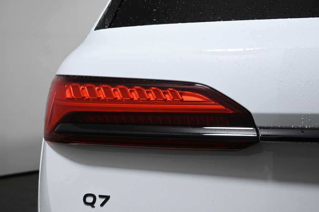 2025 Audi Q7  12