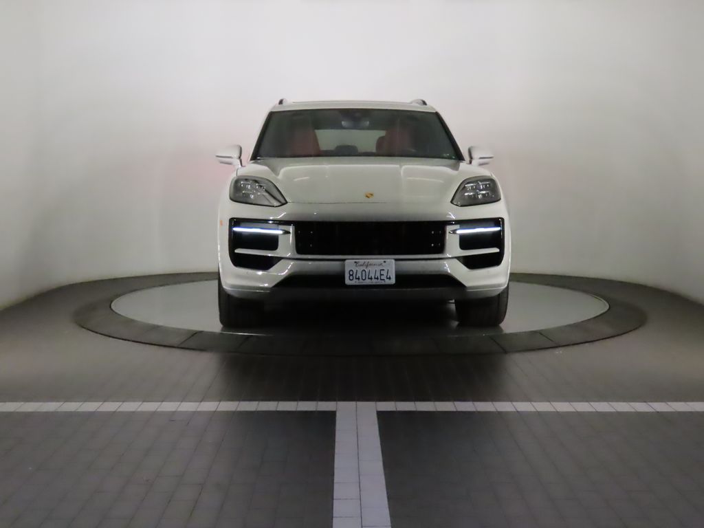 Thumbnail: 2025 Porsche Cayenne - 10
