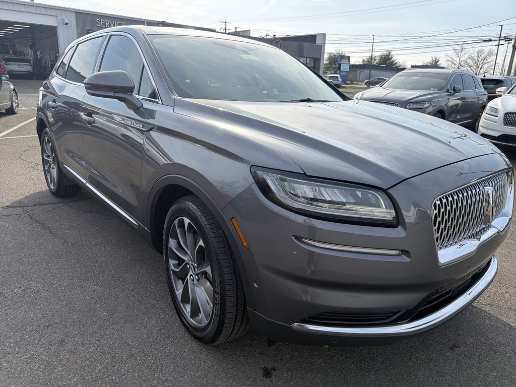 View vehicle photo 7