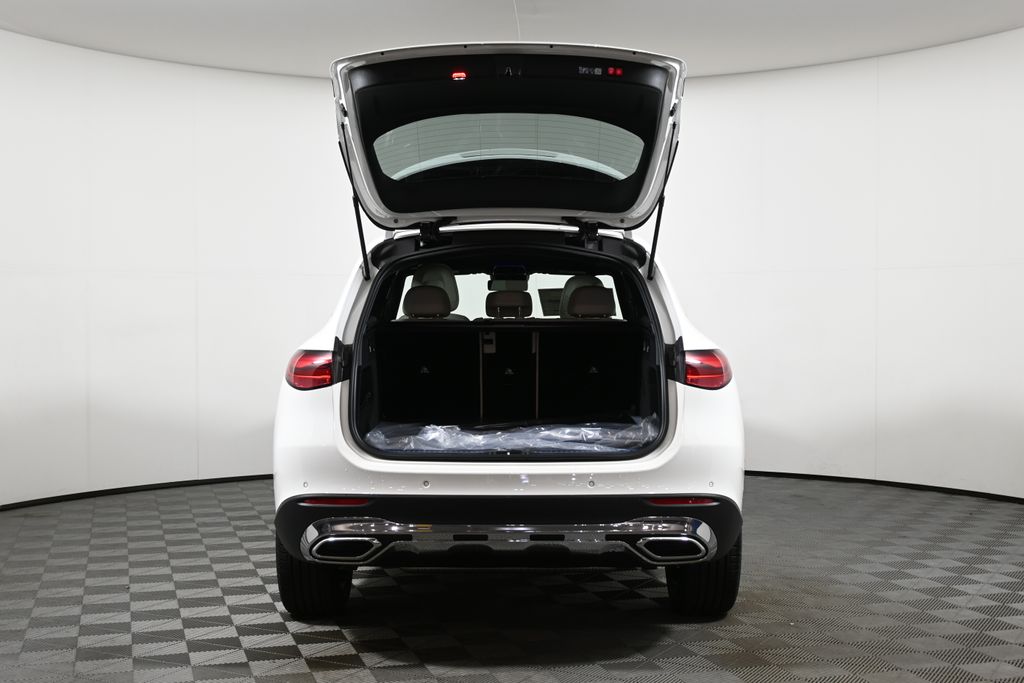 Thumbnail: 2026 Mercedes-Benz GLC - 27