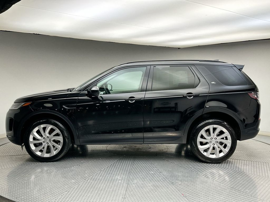 Thumbnail: 2022 Land Rover Discovery Sport - 2