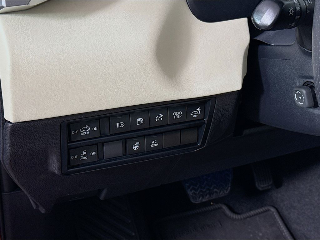 Thumbnail: 2024 Toyota Tundra - 10