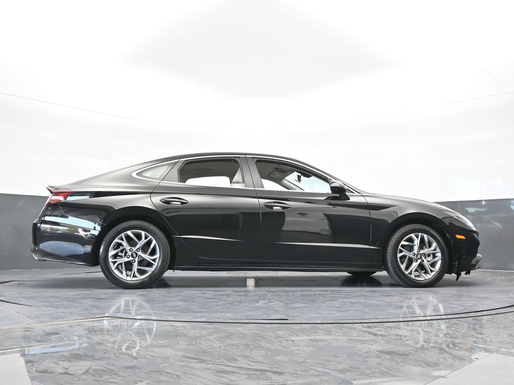 Used 2023 Onyx Black Hyundai SEL image 25