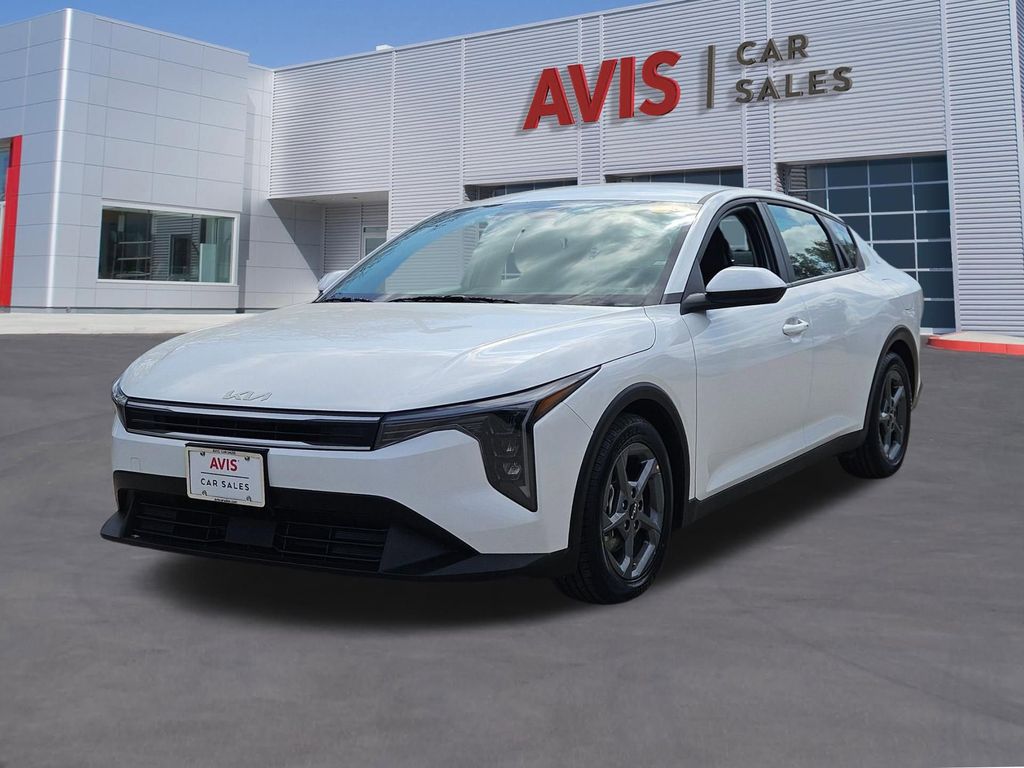2025 Kia K4 LXS FWD