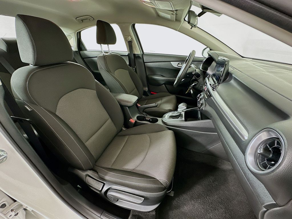 2023 Kia Forte LXS 26