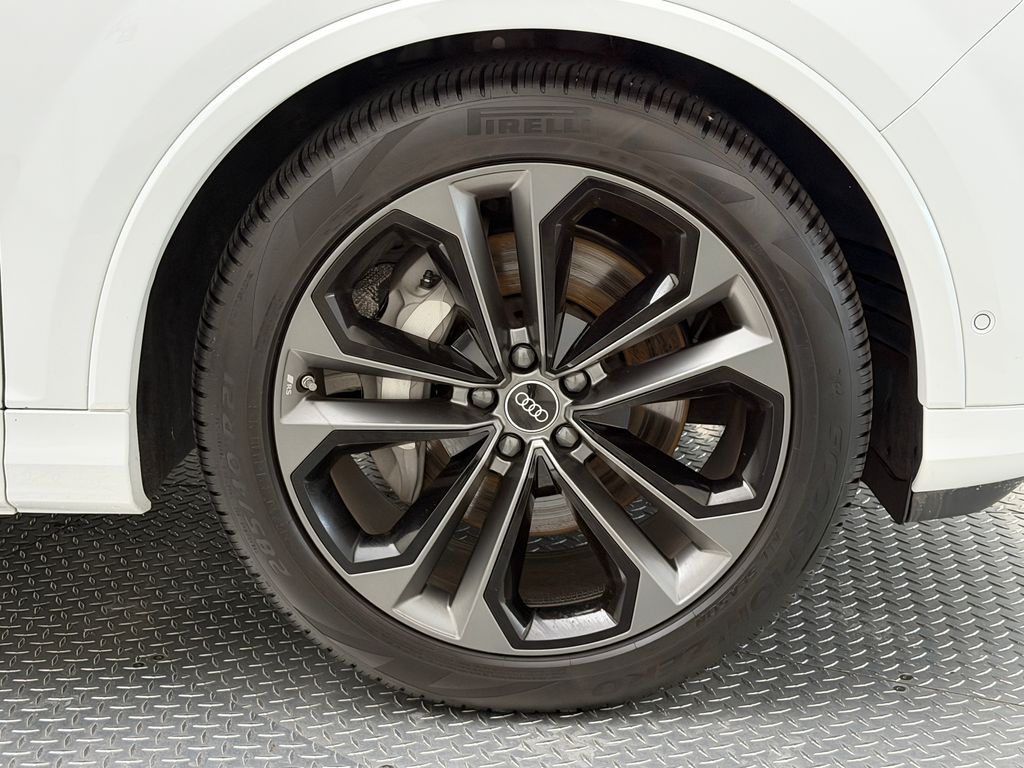 Thumbnail: 2025 Audi Q7 - 8