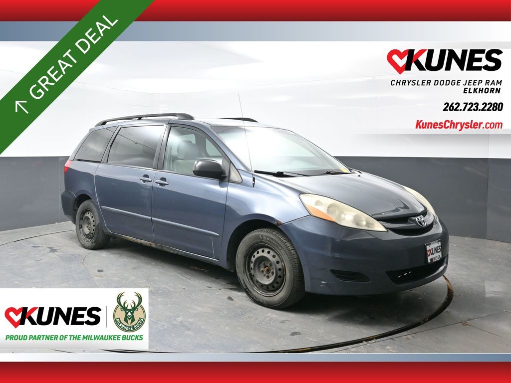 2008 Toyota Sienna LE 8 Passenger