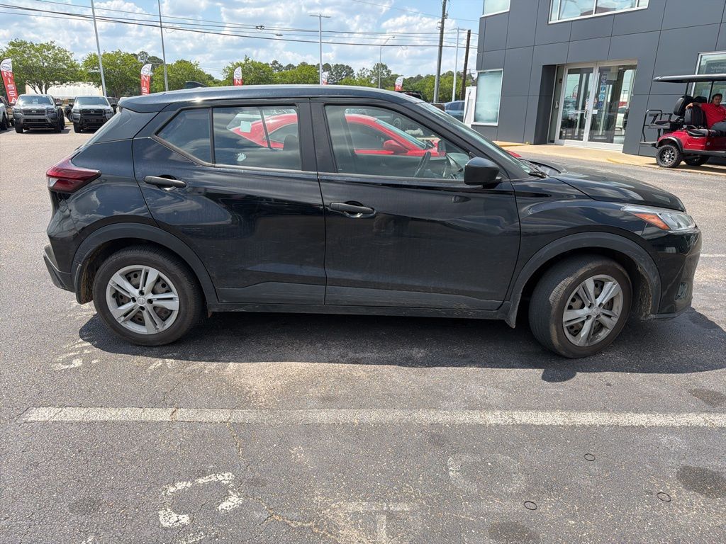 used 2022 Nissan Kicks car