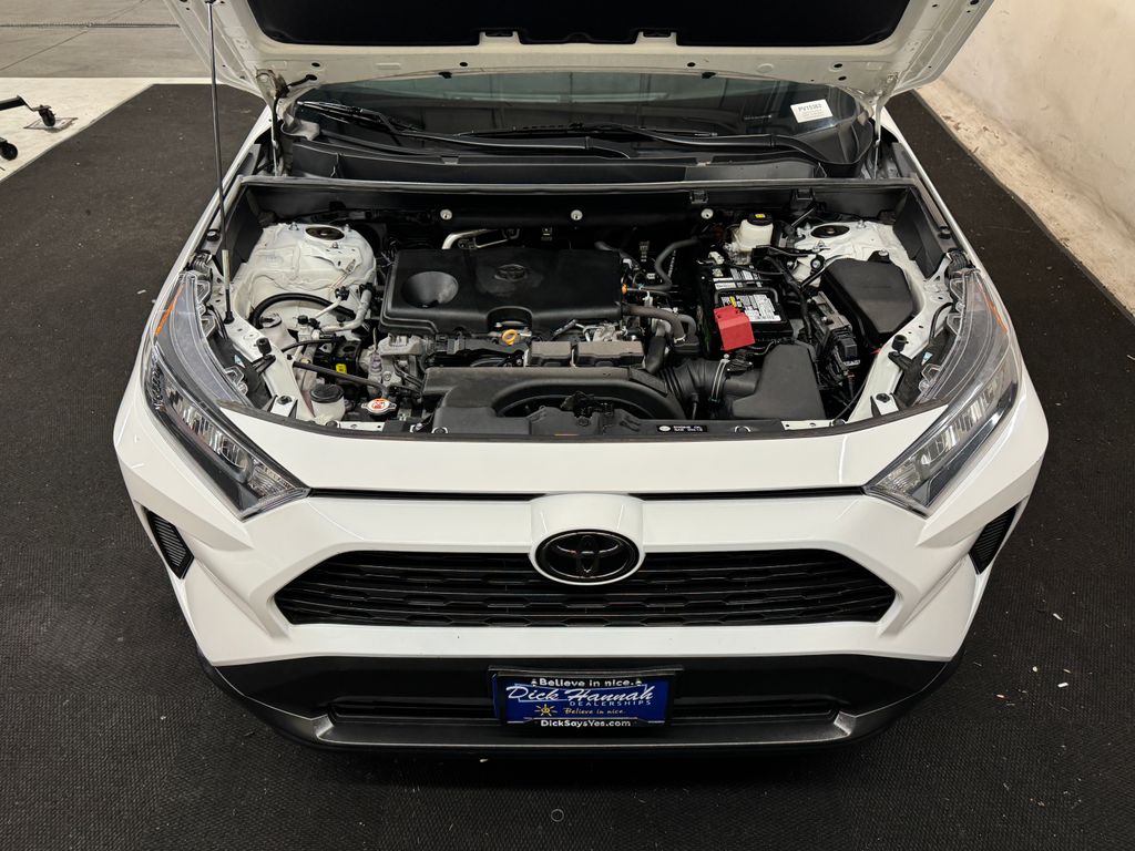 2020 Toyota RAV4 LE