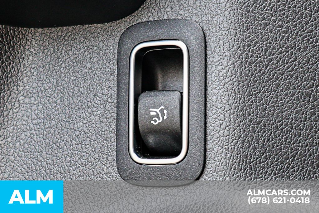 Used 2025 Black Mercedes-Benz GLA 250 image 52