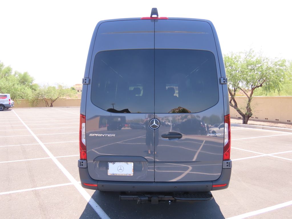 Thumbnail: 2025 Mercedes-Benz Sprinter - 6