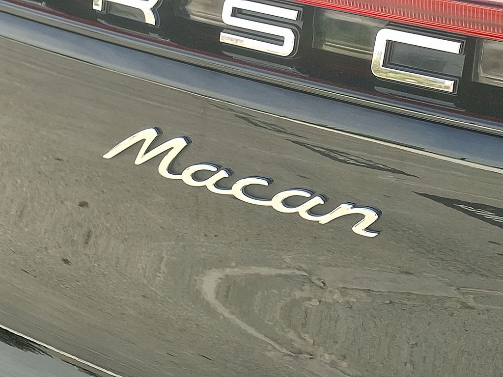 Thumbnail: 2023 Porsche Macan - 32