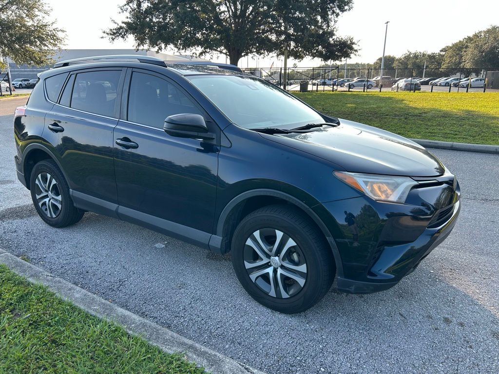 Thumbnail: 2017 Toyota RAV4 - 7