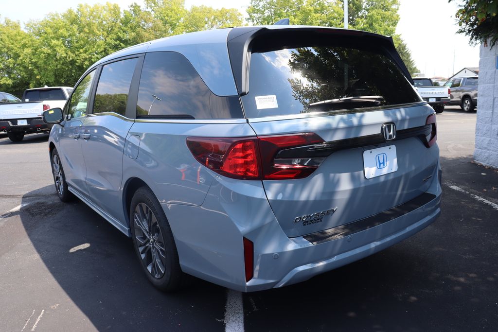 2025 Honda Odyssey Touring 3