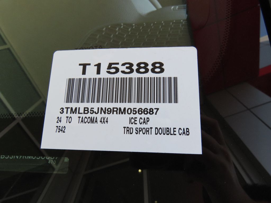 2024 Toyota Tacoma TRD Sport 32