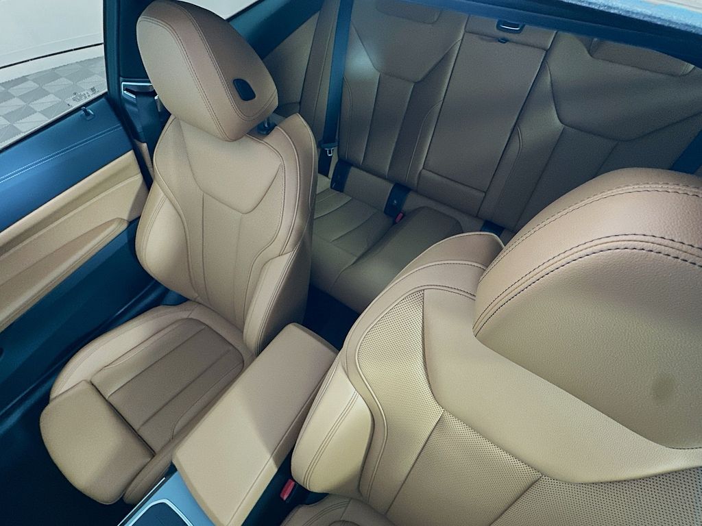 Thumbnail: 2025 BMW 4 Series - 22