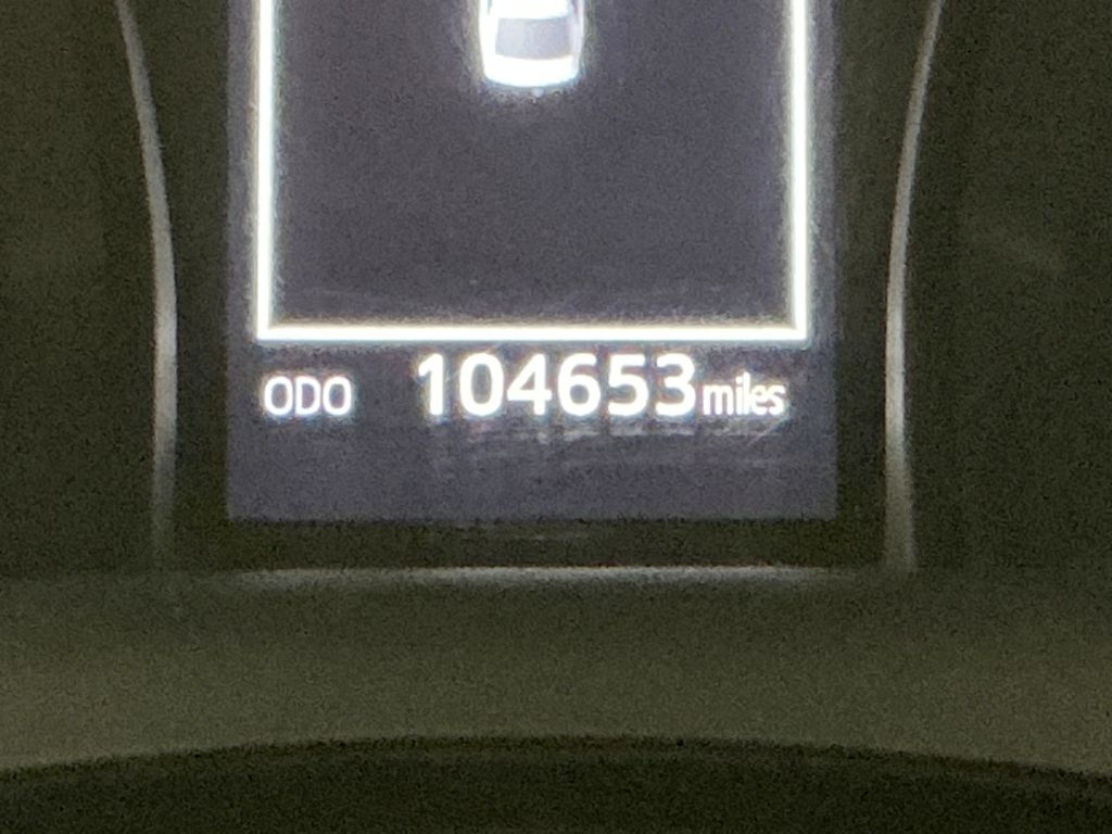 Certified Used 2018  Toyota SE image 19