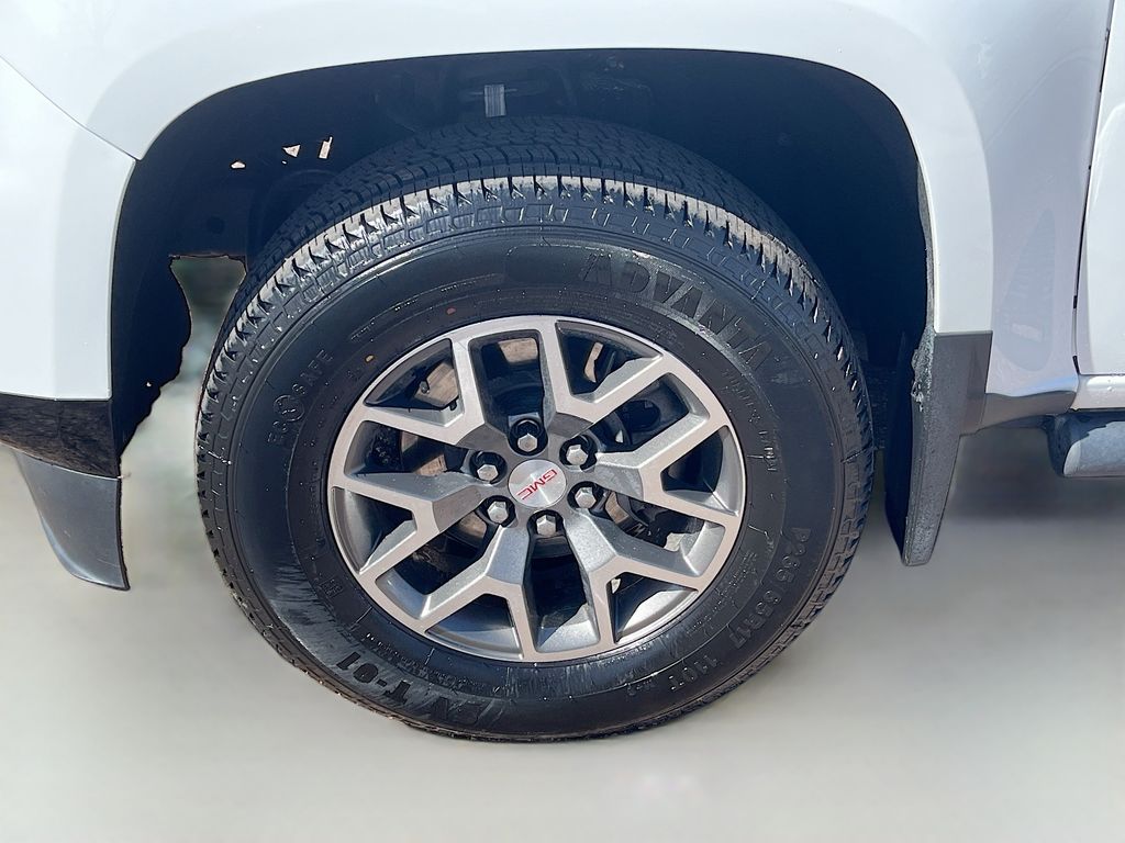 Used 2022 White GMC AT4 w/Leather image 29