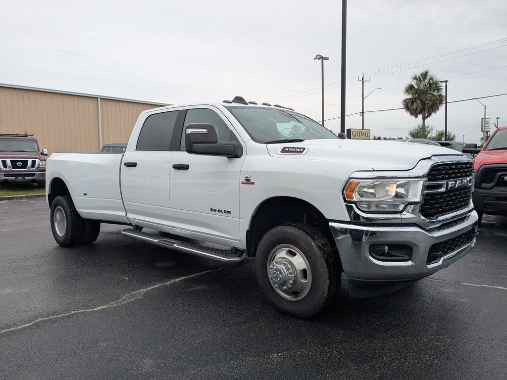 Bright White Clearcoat 2024 RAM 3500 Big Horn Crew Cab LB DRW 4WD Pickup Truck Four-Wheel Drive 6-Speed Automatic