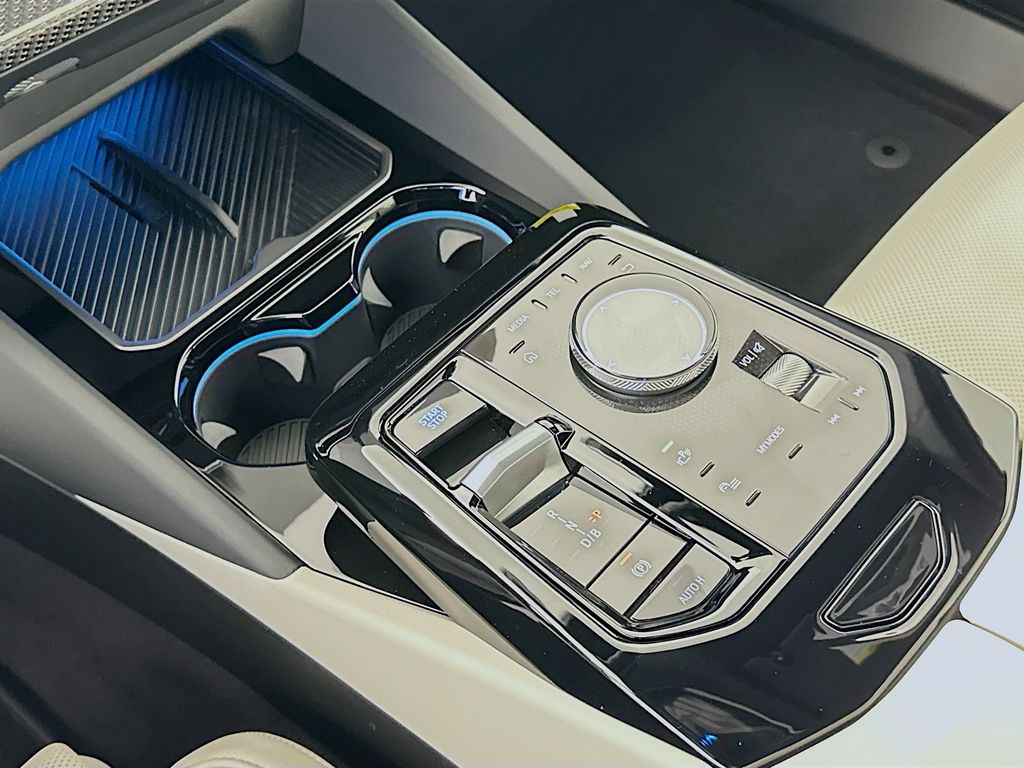 Thumbnail: 2026 BMW i5 - 15