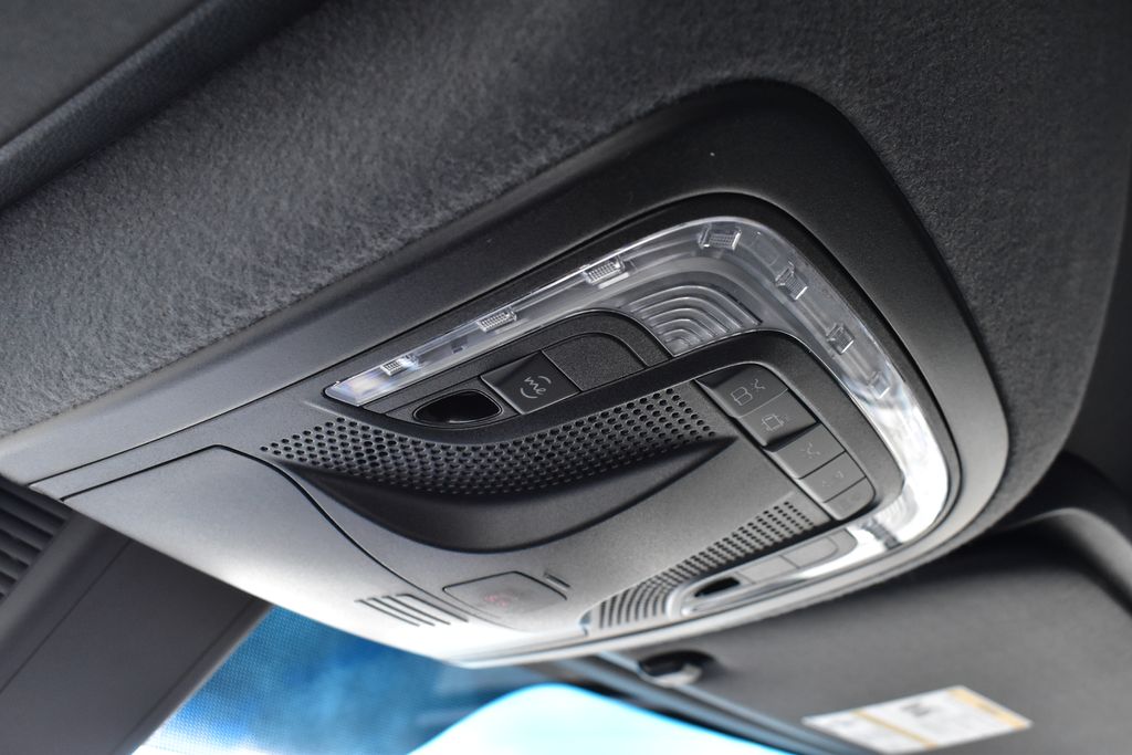 Thumbnail: 2025 Mercedes-Benz Sprinter - 27